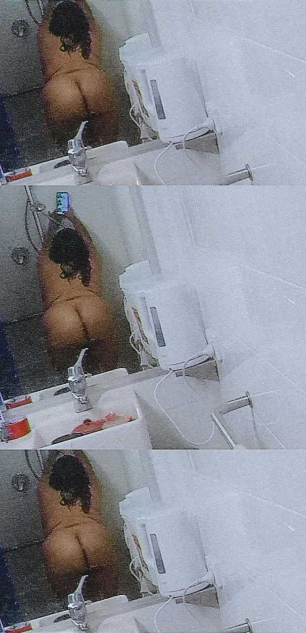 Would you pay to watch her fuck herself? #tXHz10Xw