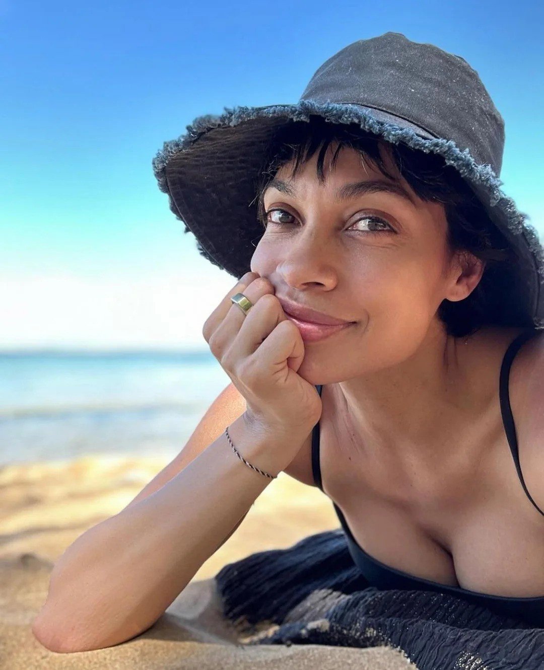 Rosario Dawson Hot #edr1Iktx