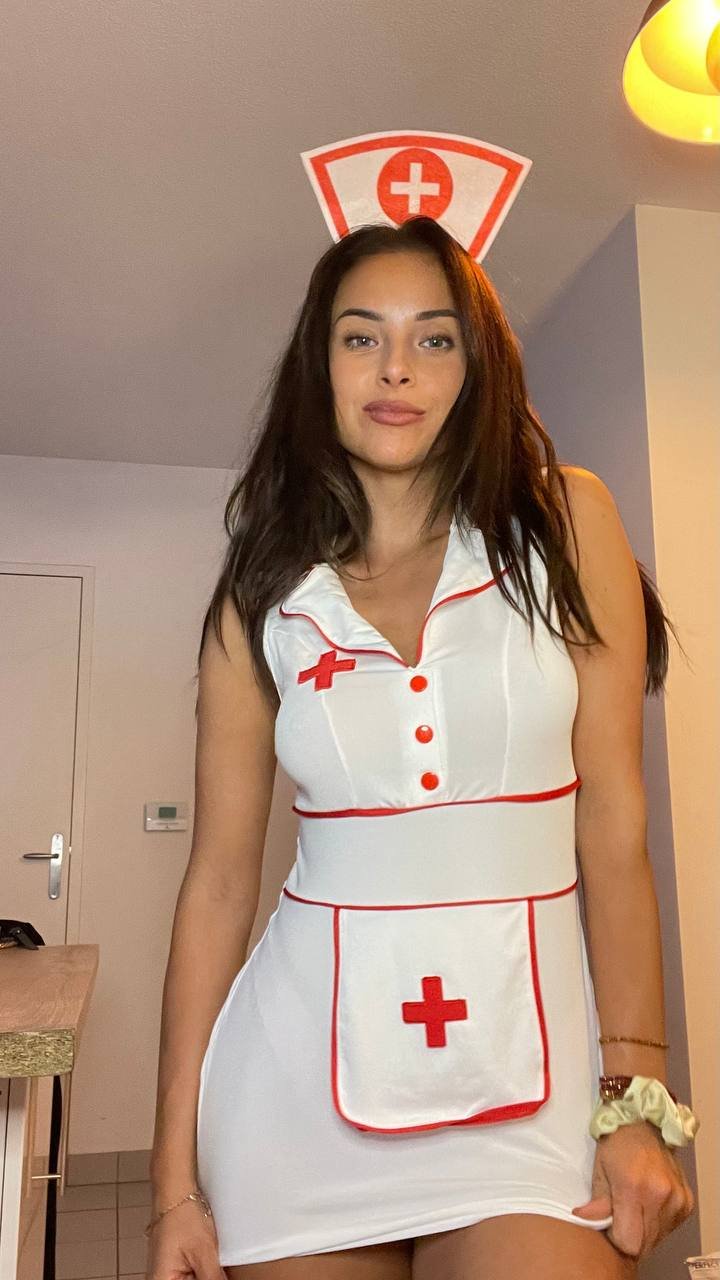 Nurse cosplay #IjyQKKuY
